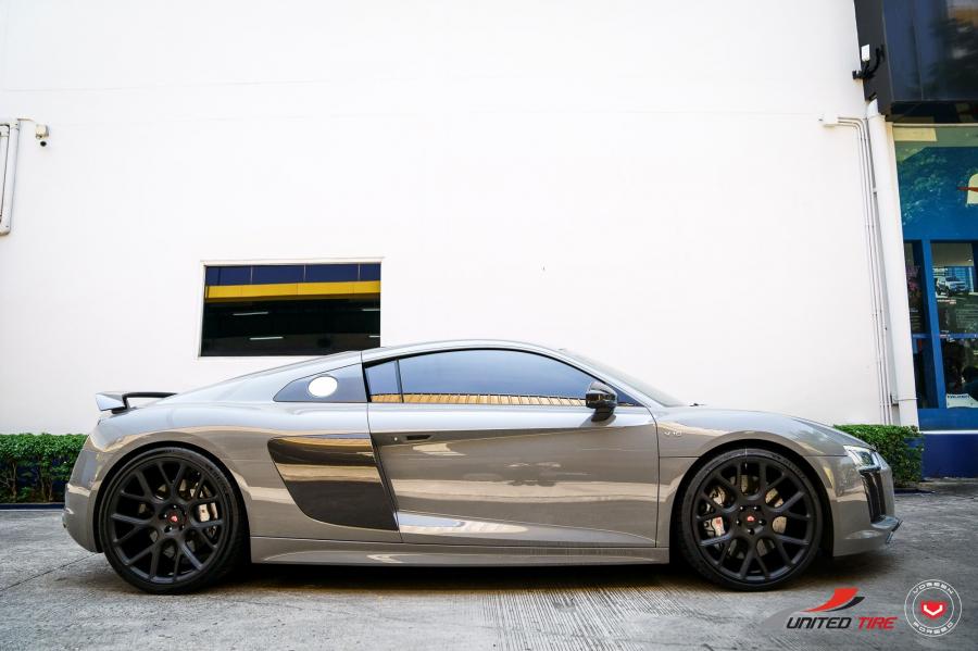  Audi R8 V10 on Vossen Wheels (CG-205) 2019 года  (фото 6 из 17)